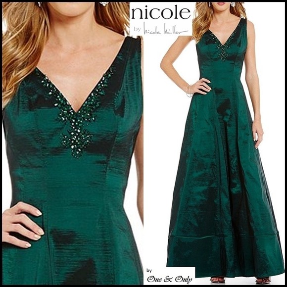Nicole Miller New York Beaded V Neck Sleeveless Emerald Green Gown Size 10 - Picture 1 of 10